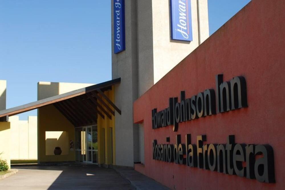 Howard Johnson Inn רוסאריו דה לה פרונטרה מראה חיצוני תמונה