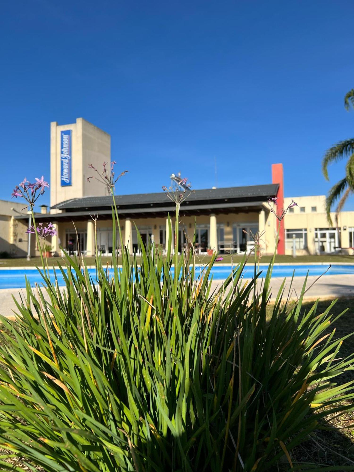Howard Johnson Inn רוסאריו דה לה פרונטרה מראה חיצוני תמונה