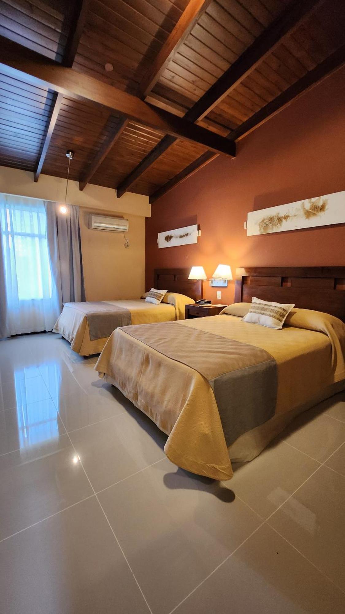 Howard Johnson Inn רוסאריו דה לה פרונטרה מראה חיצוני תמונה