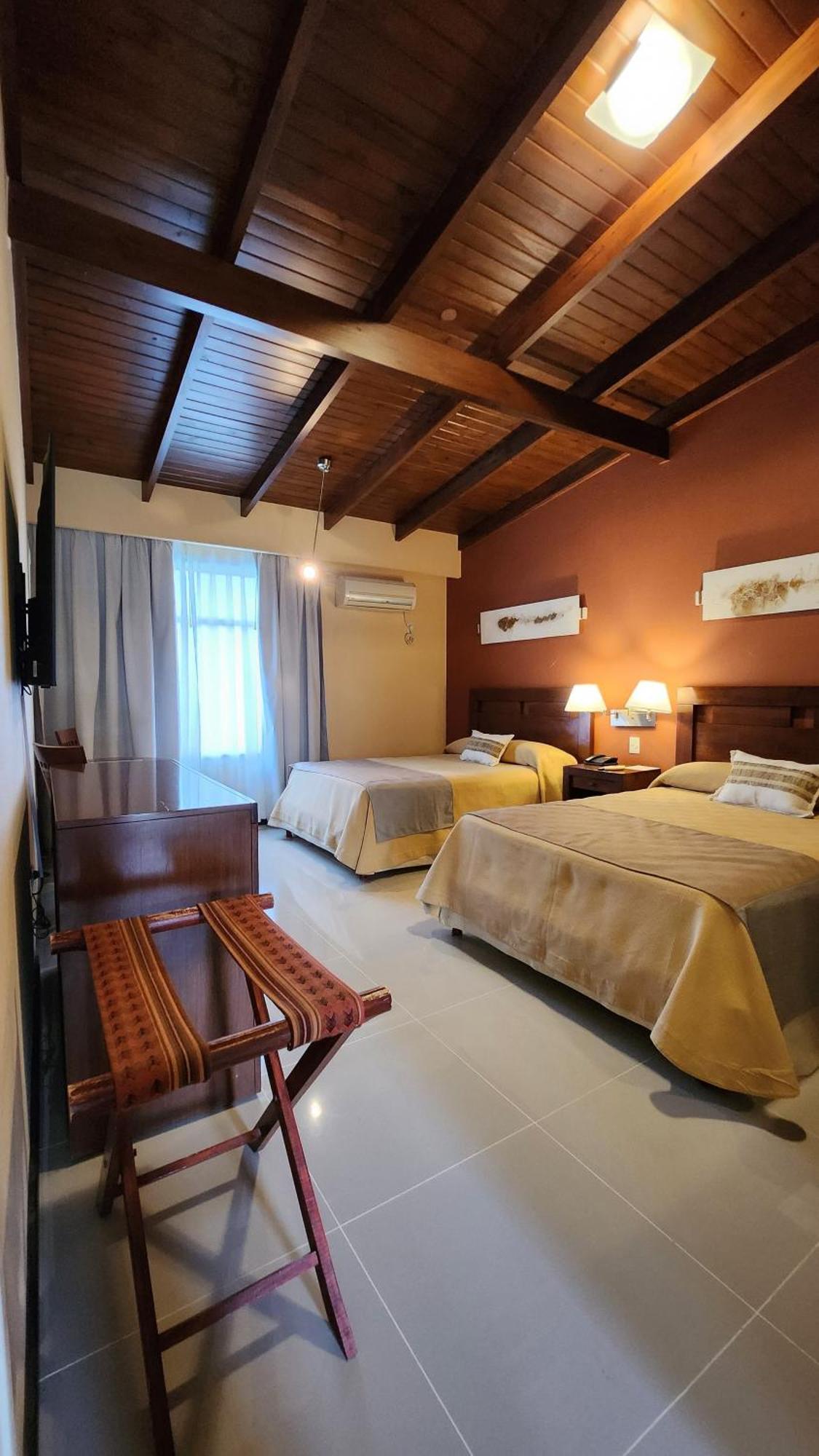 Howard Johnson Inn רוסאריו דה לה פרונטרה מראה חיצוני תמונה