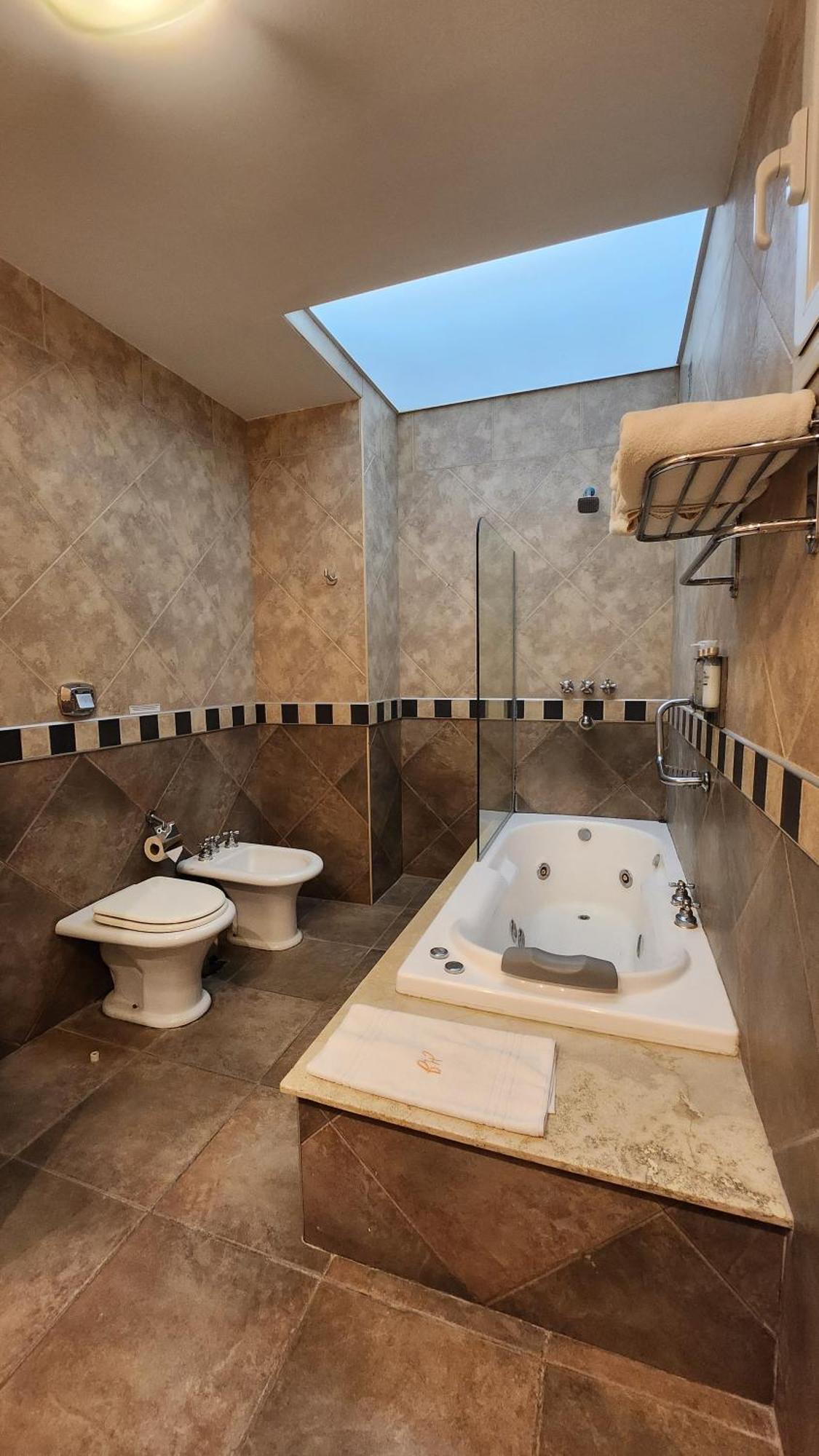 Howard Johnson Inn רוסאריו דה לה פרונטרה מראה חיצוני תמונה