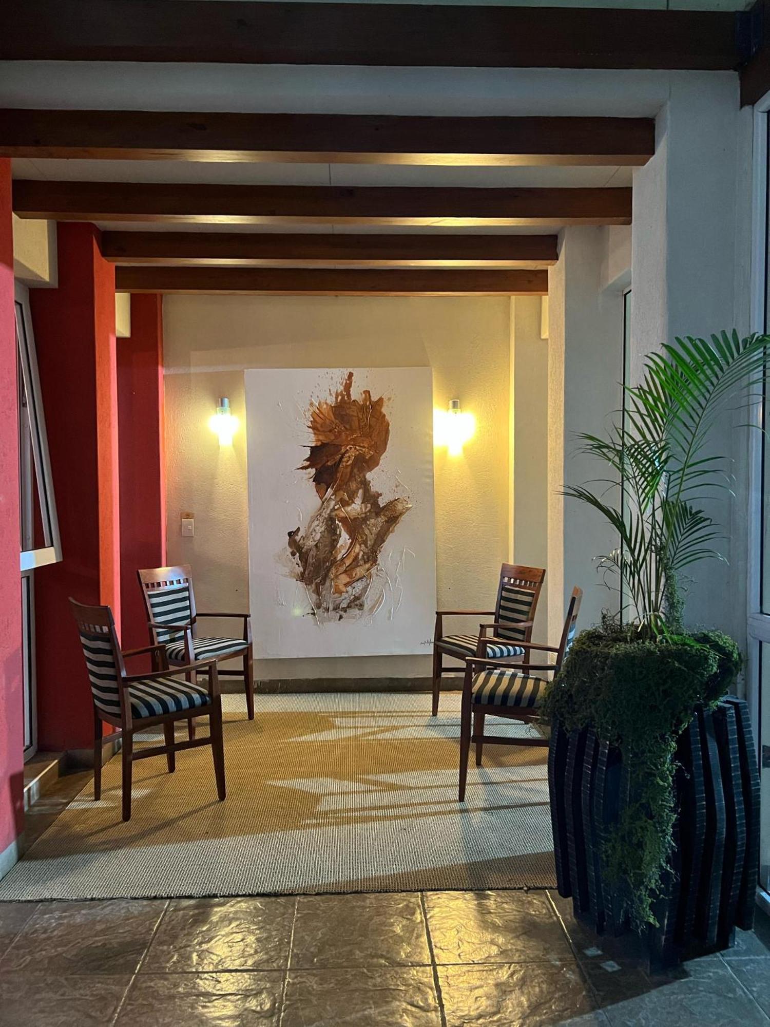 Howard Johnson Inn רוסאריו דה לה פרונטרה מראה חיצוני תמונה