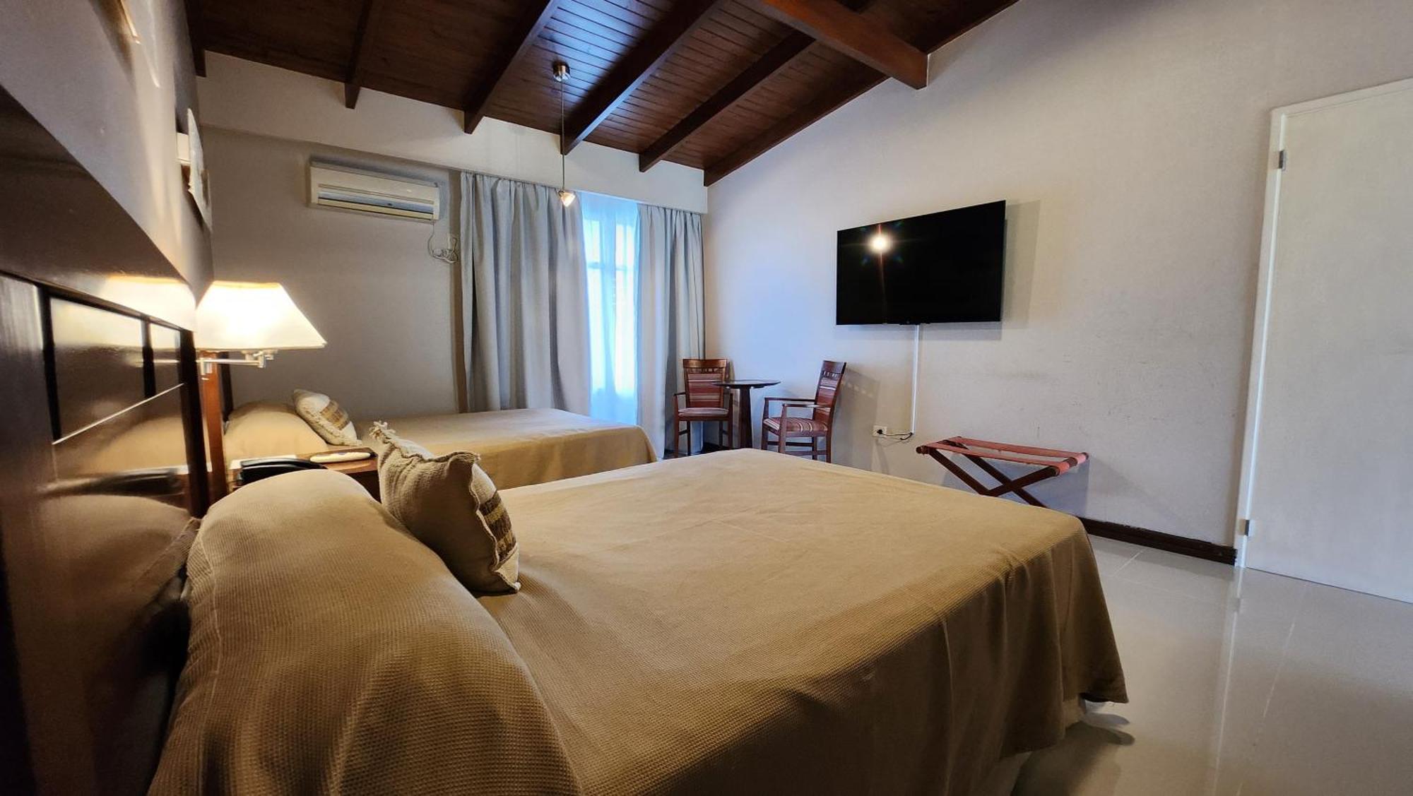 Howard Johnson Inn רוסאריו דה לה פרונטרה מראה חיצוני תמונה