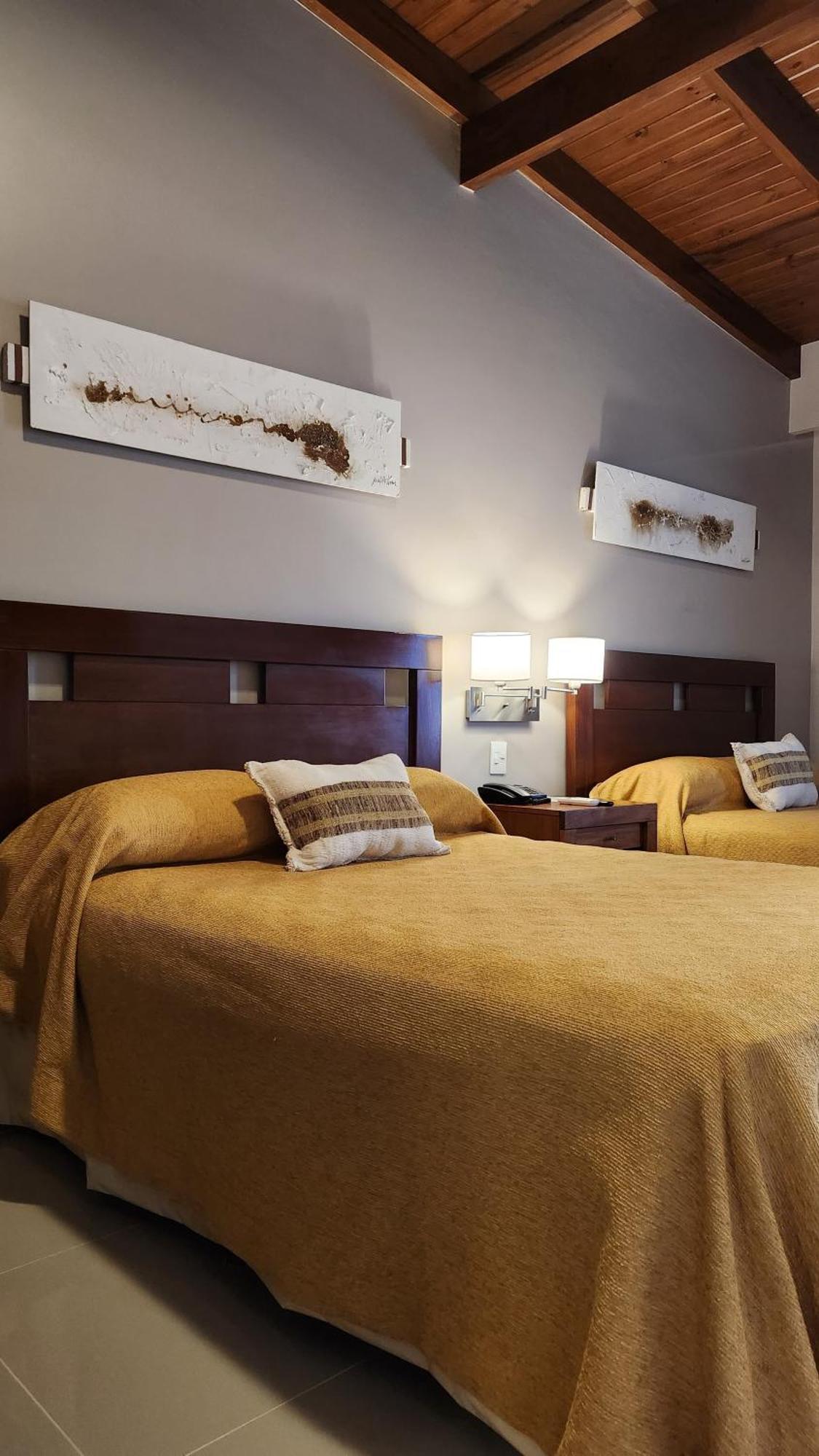 Howard Johnson Inn רוסאריו דה לה פרונטרה מראה חיצוני תמונה