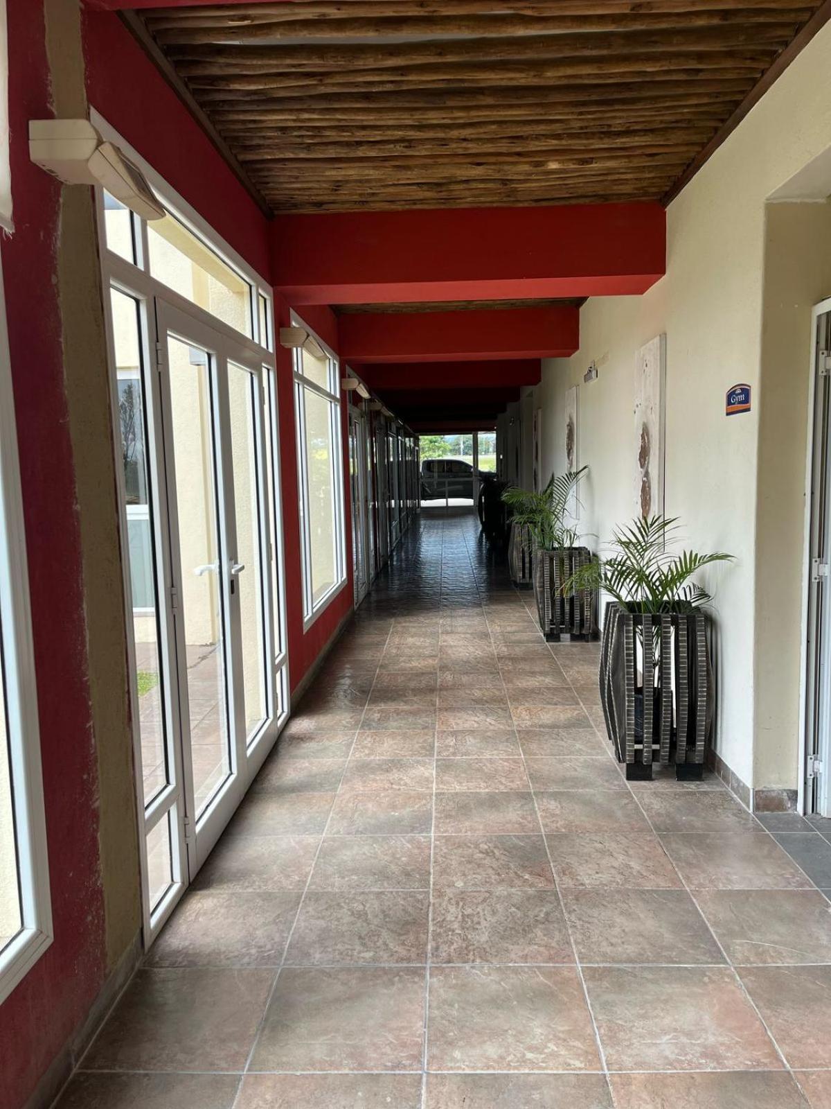Howard Johnson Inn רוסאריו דה לה פרונטרה מראה חיצוני תמונה