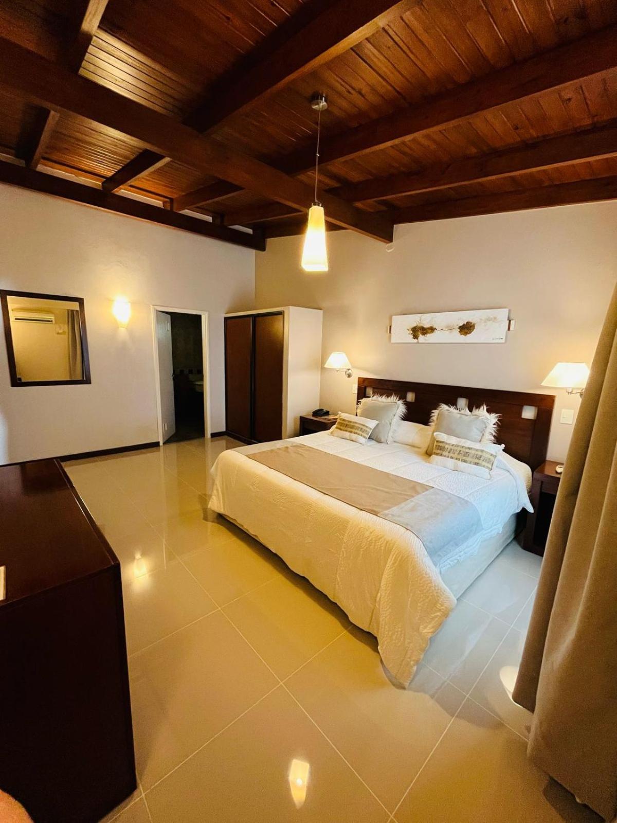 Howard Johnson Inn רוסאריו דה לה פרונטרה מראה חיצוני תמונה