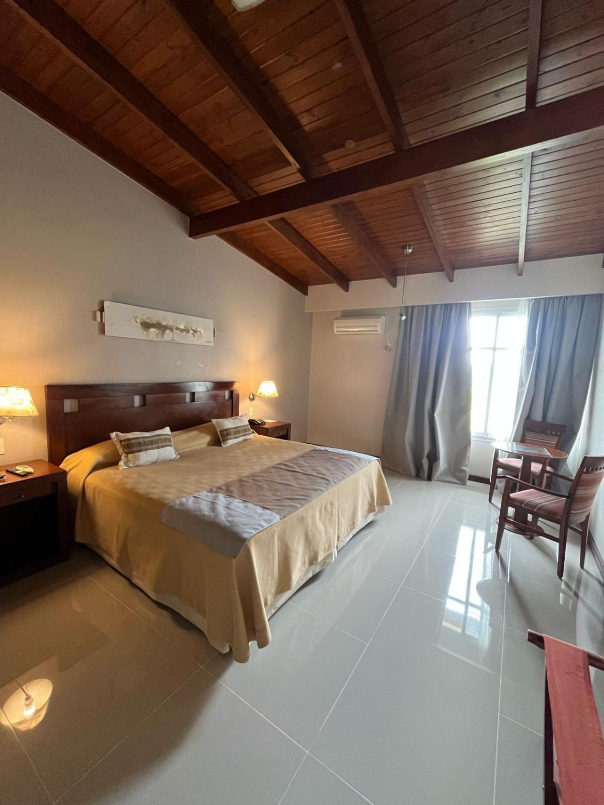 Howard Johnson Inn רוסאריו דה לה פרונטרה מראה חיצוני תמונה