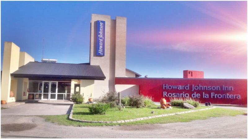Howard Johnson Inn רוסאריו דה לה פרונטרה מראה חיצוני תמונה